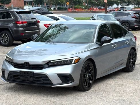 Used 2023 Honda Civic Sport image 2
