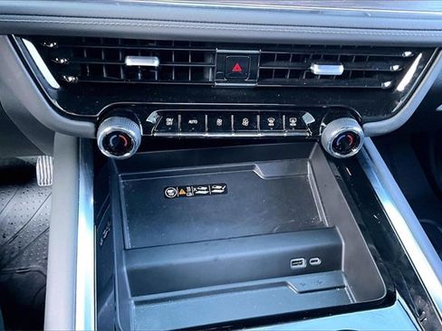 Used 2025 Chevrolet Tahoe Z71 image 16