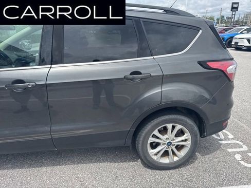 Used 2018 Ford Escape SE w/ SE Sync 3 Package image 1