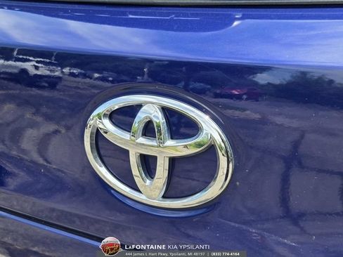 Used 2022 Toyota Corolla Cross LE w/ Moonroof Package AWD/4WD image 9