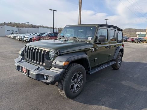 Used 2021 Jeep Wrangler Unlimited Sport AWD/4WD image 8
