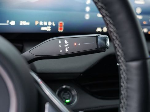 Used 2025 Buick Enclave Preferred image 41