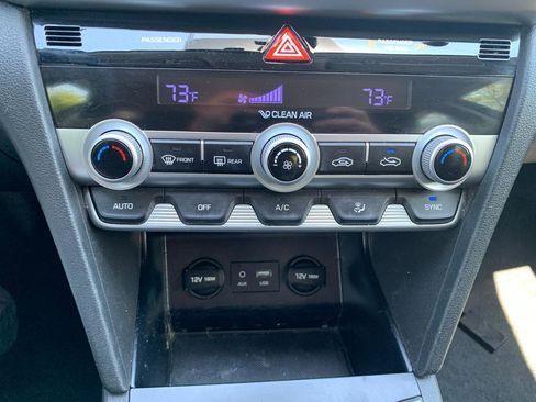 Used 2020 Hyundai Elantra SEL w/ Cargo Package (C1) FWD image 14