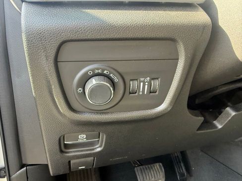 Certified 2024 Jeep Grand Cherokee Altitude AWD/4WD image 12