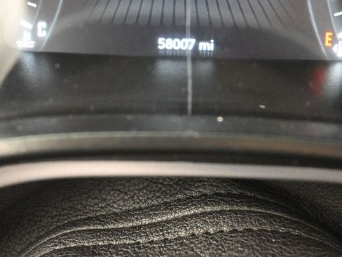 Used 2023 Dodge Challenger SXT image 25