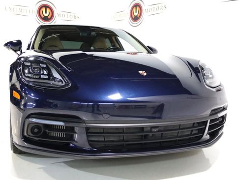 Used 2018 Porsche Panamera 4 image 34