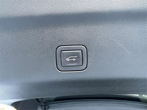 Used 2024 Chevrolet Suburban Premier w/ Premium Package image 57