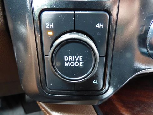 Used 2024 Ford F350 King Ranch w/ Chrome Package AWD/4WD image 33