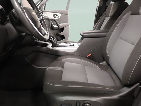Used 2025 Chevrolet Blazer LT FWD image 21