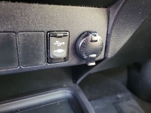 Used 2016 Toyota RAV4 XLE image 22