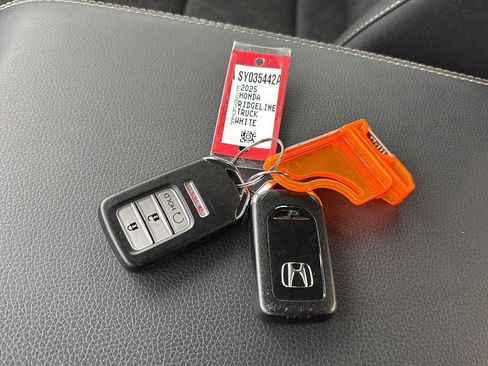 Used 2025 Honda Ridgeline Sport image 43