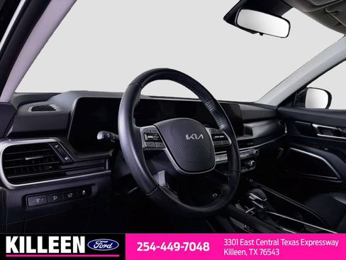 Used 2025 Kia Telluride S FWD image 11