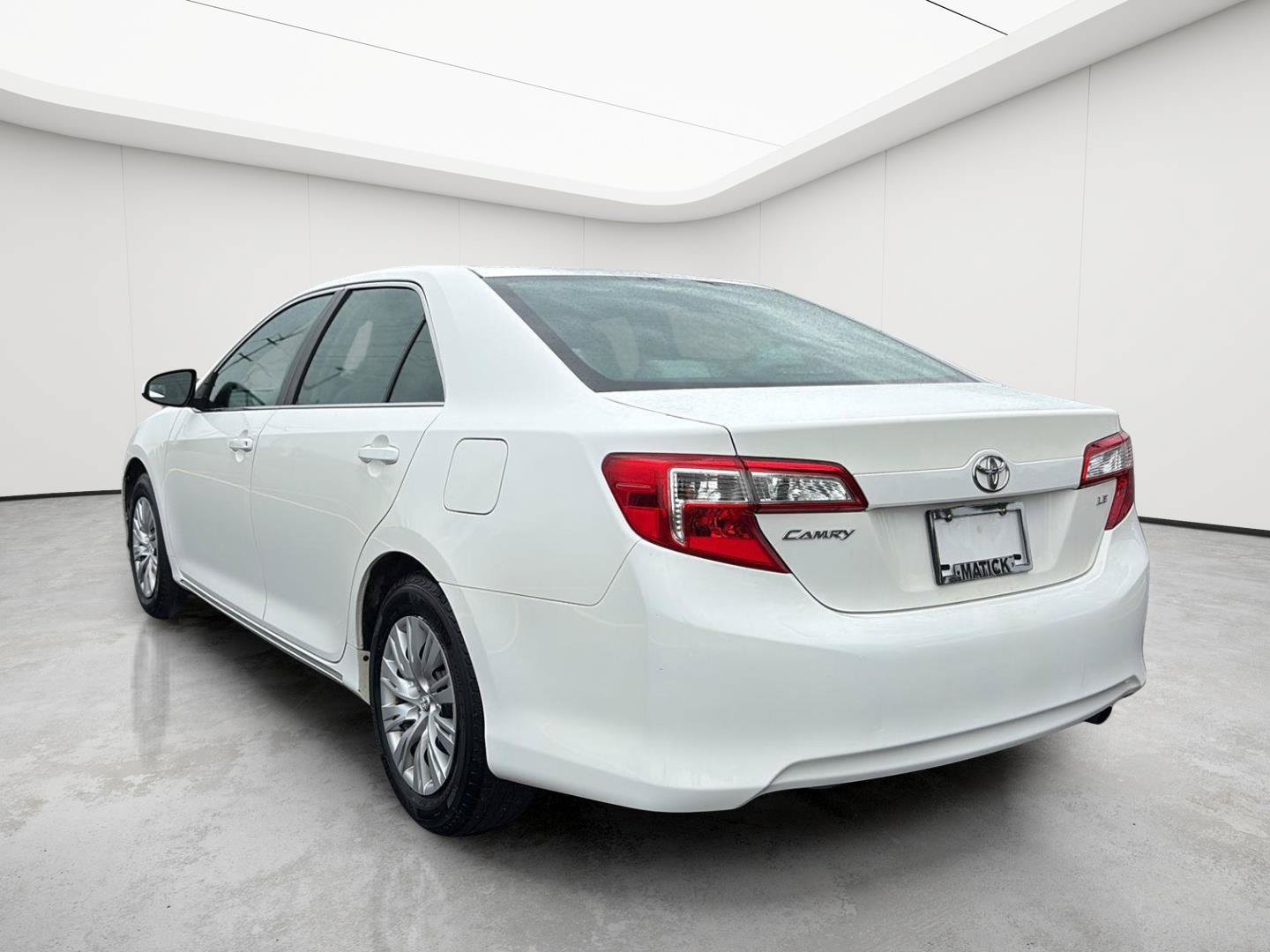 Used 2012 Toyota Camry LE FWD image 25
