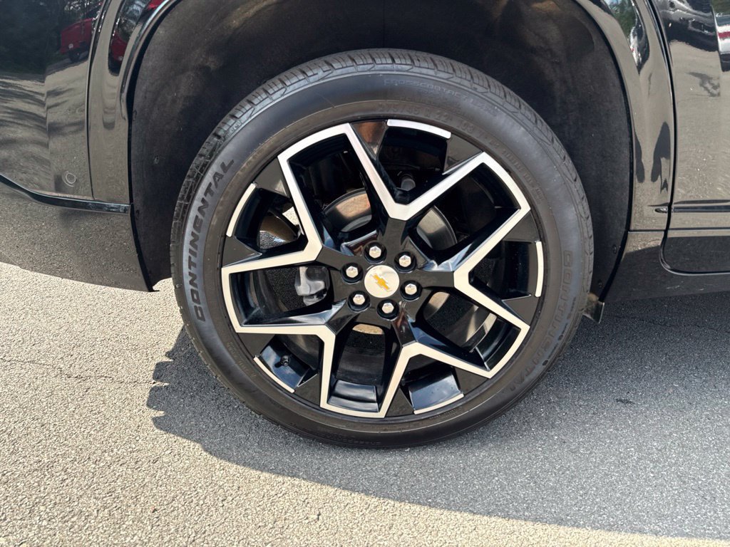 Used 2026 Chevrolet Traverse High Country w/ LPO, Floor Liner Package AWD/4WD image 9