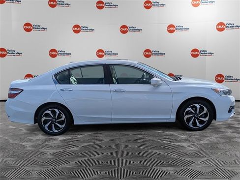 Used 2017 Honda Accord EX-L image 4