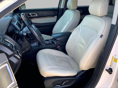 Used 2017 Ford Explorer Platinum AWD/4WD image 8