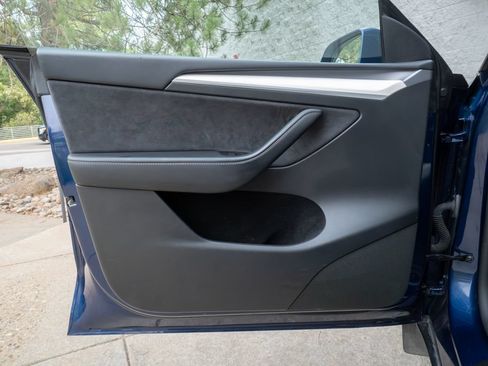 Used 2023 Tesla Model Y Long Range AWD/4WD image 7