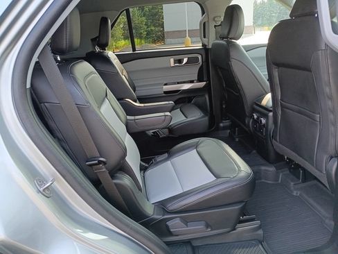 Used 2023 Ford Explorer XLT w/ Equipment Group 202A AWD/4WD image 26