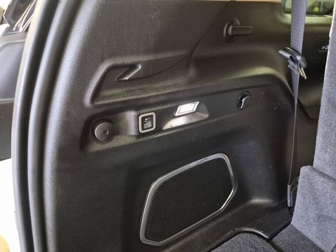 Used 2021 Jeep Grand Cherokee L Limited AWD/4WD image 18