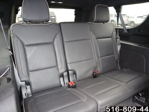 Used 2023 Chevrolet Suburban Premier AWD/4WD image 33