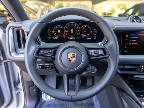 New 2026 Porsche Cayenne Coupe AWD/4WD image 32