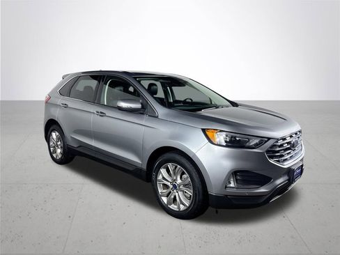 Used 2022 Ford Edge Titanium image 4