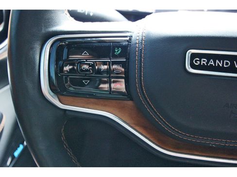 Used 2022 Jeep Grand Wagoneer Series III AWD/4WD image 19