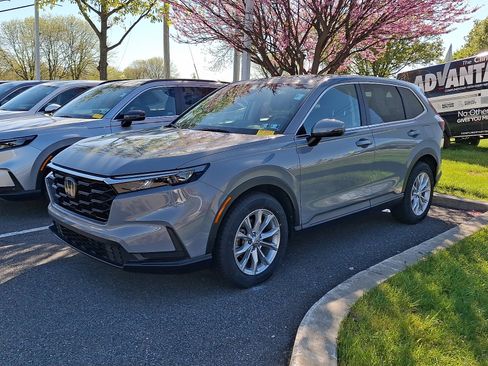 Used 2024 Honda CR-V EX image 3