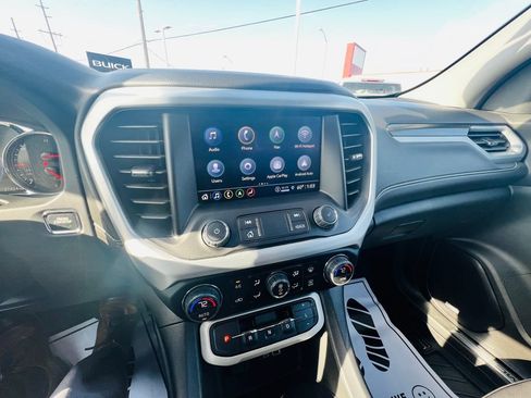 Used 2023 GMC Acadia SLT w/ Elevation Edition image 32