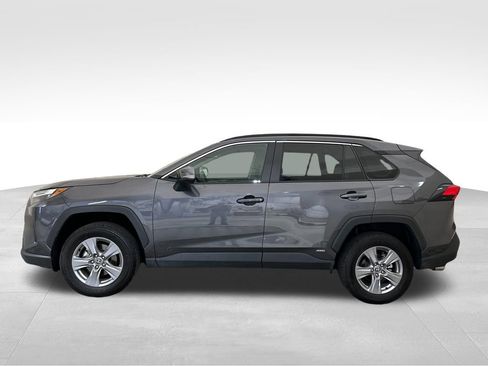 Used 2025 Toyota RAV4 XLE AWD/4WD image 2