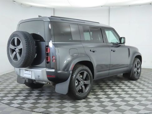 Used 2025 Land Rover Defender 110 S AWD/4WD image 5