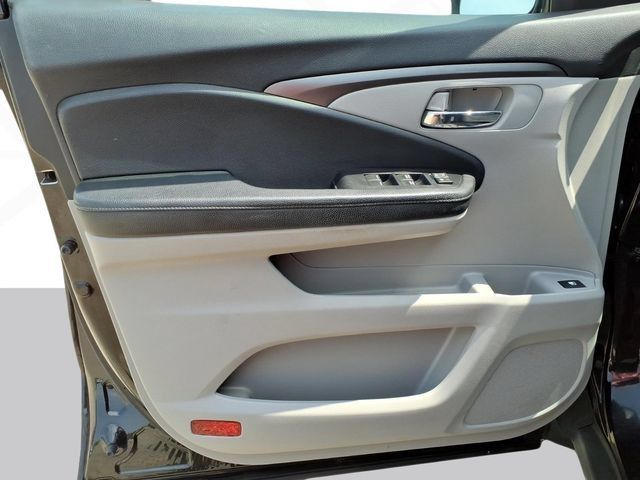 Used 2018 Honda Pilot EX image 10