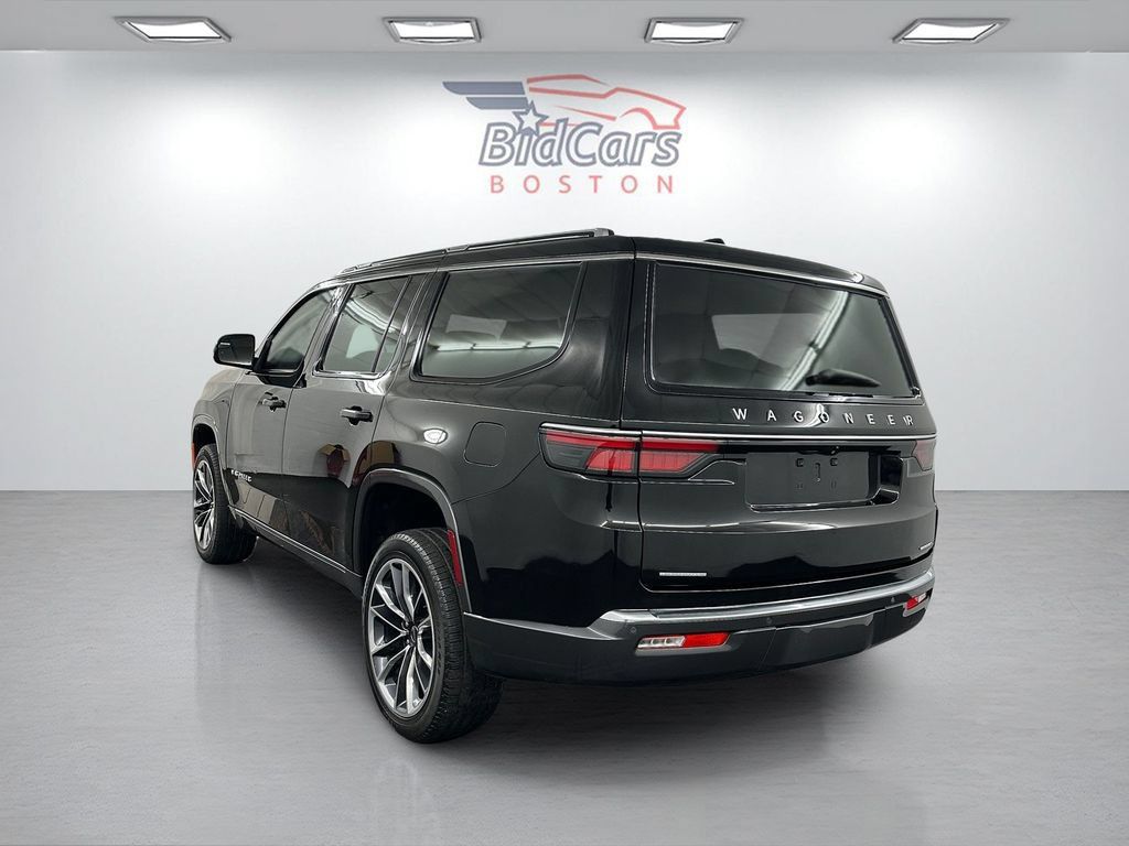 Used 2022 Jeep Wagoneer Series III w/ Premium Group I AWD/4WD image 6