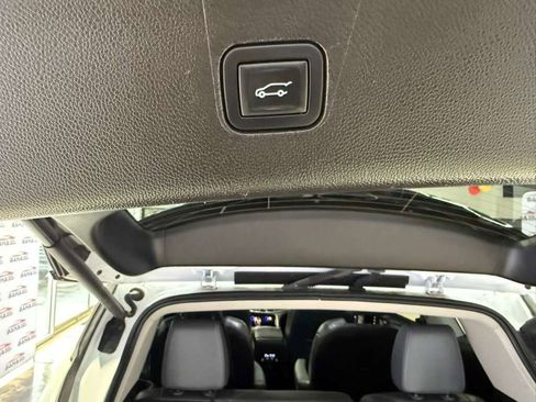Used 2020 Buick Enclave Essence image 52