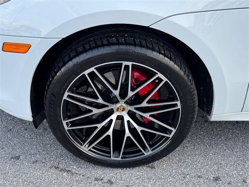Used 2024 Porsche Macan S image 13