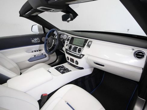 Used 2017 Rolls-Royce Dawn image 56