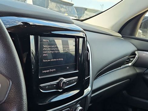 Used 2021 Chevrolet Traverse LS FWD image 24