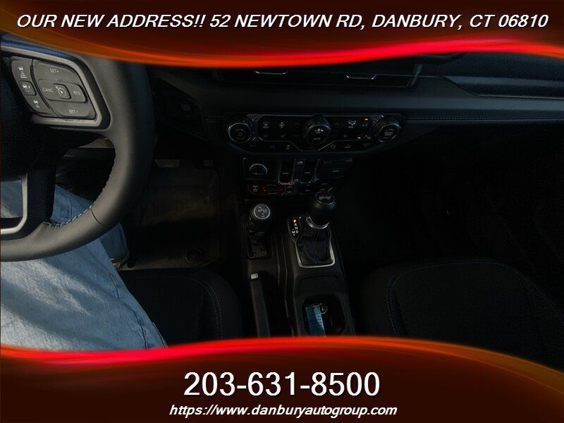 Used 2024 Jeep Wrangler Unlimited Rubicon 4xe w/ Technology Group AWD/4WD image 20