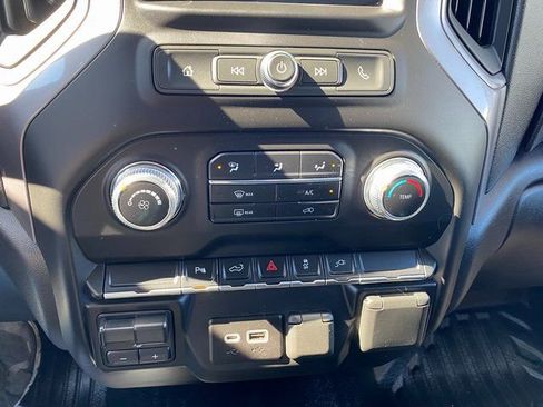 Used 2022 GMC Sierra 3500 Pro w/ Convenience Package image 18