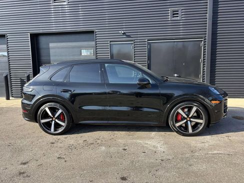 New 2026 Porsche Cayenne GTS image 11