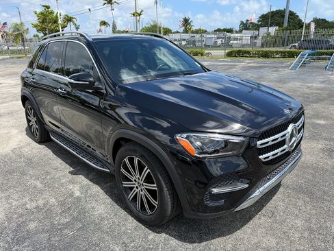 Used 2025 Mercedes-Benz GLE 450 4MATIC image 2