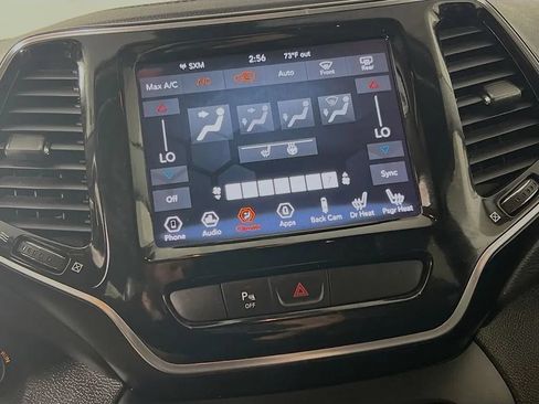 Used 2020 Jeep Cherokee Limited AWD/4WD image 16