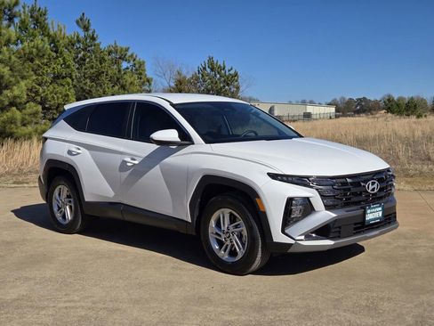 New 2026 Hyundai Tucson SE image 1