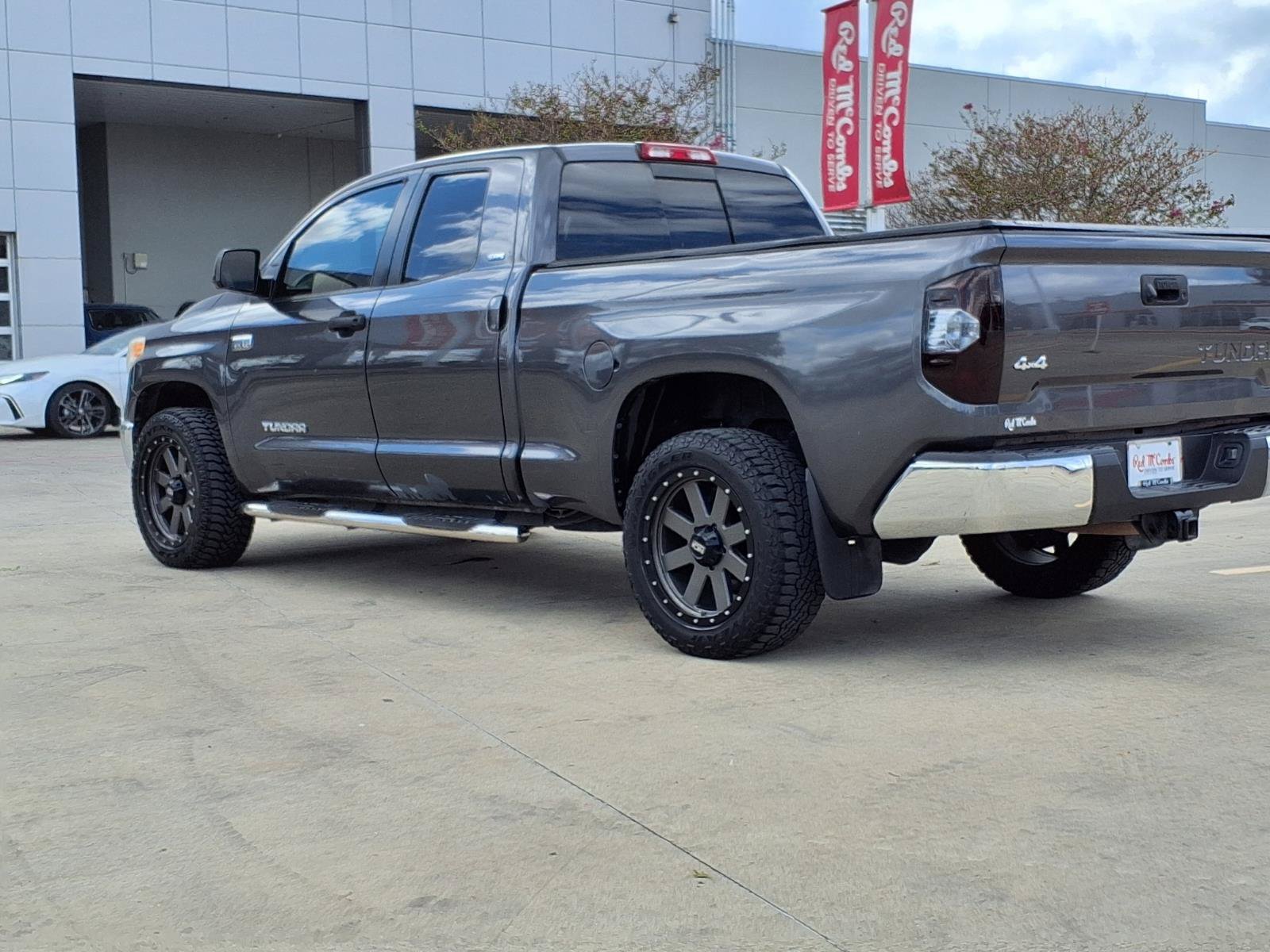 Used 2017 Toyota Tundra SR5 w/ SR5 Upgrade Package AWD/4WD image 7