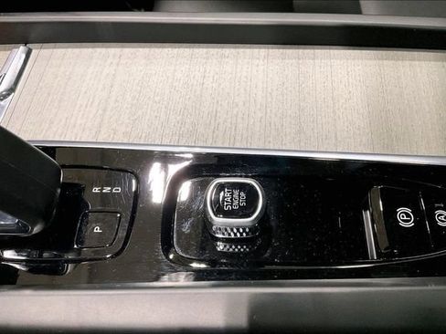 Certified 2025 Volvo XC60 B5 Plus image 34