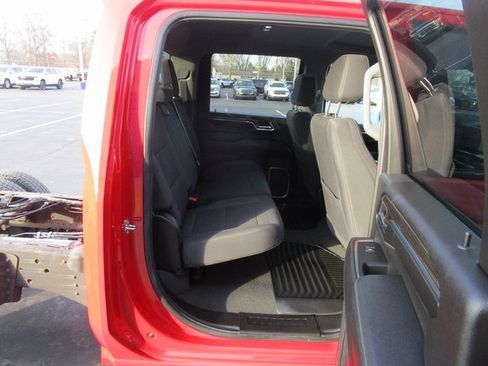 Used 2024 Chevrolet Silverado 3500 LT w/ Convenience Package image 23