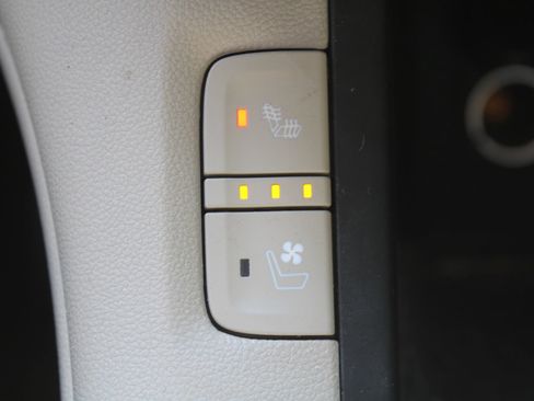 Used 2019 GMC Acadia Denali w/ Technology Package FWD image 45