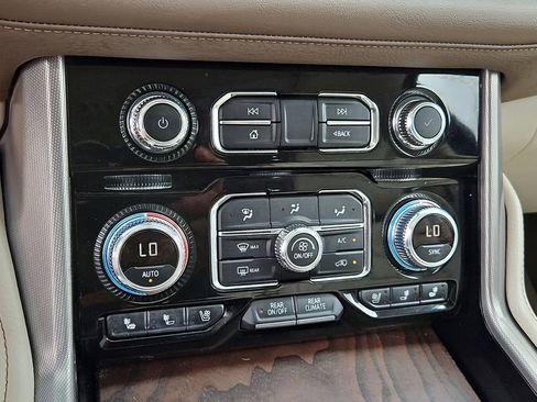 Used 2022 GMC Yukon Denali image 27