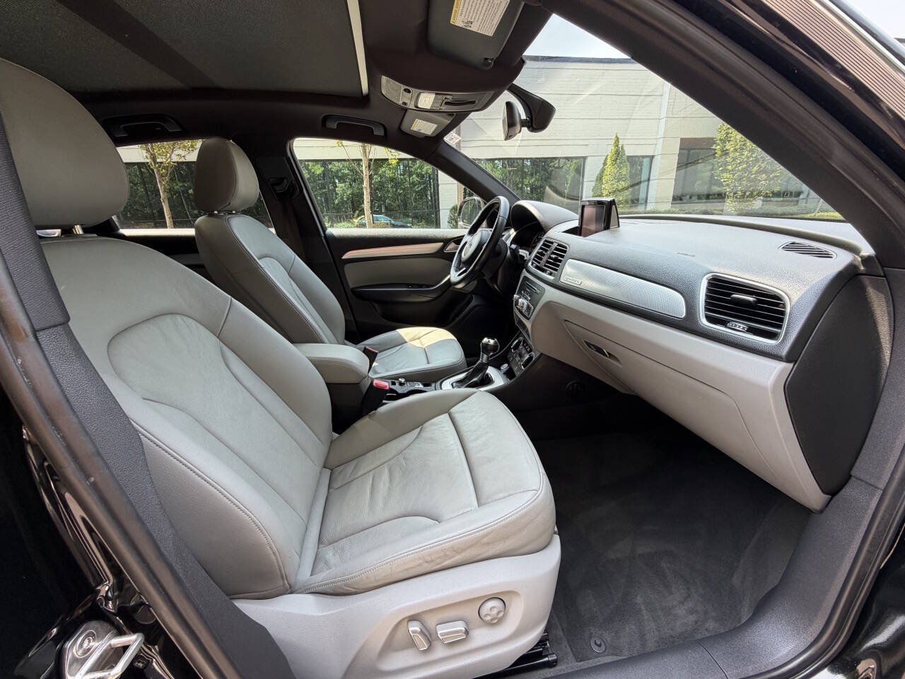 Used 2018 Audi Q3 2.0T Premium Plus w/ Premium Plus Package AWD/4WD image 14