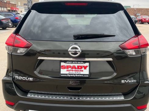 Used 2017 Nissan Rogue SV image 7